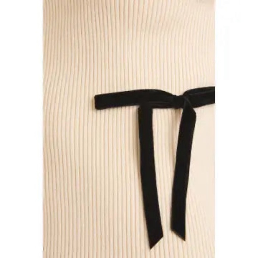 Bow Ribbed Top- NWT - Picture 4 of 4
